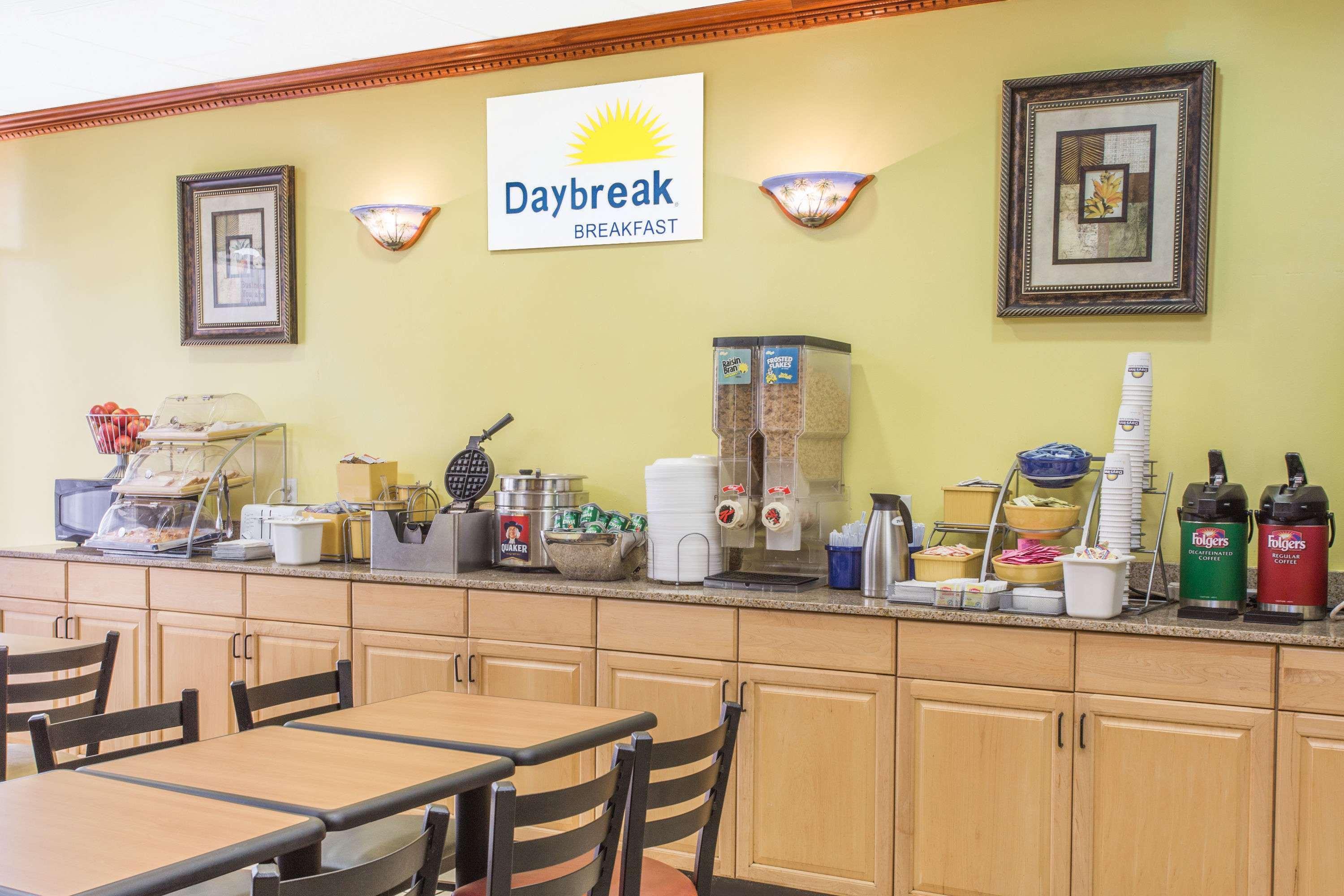 Days Inn By Wyndham Φορτ Μάγιερς Εξωτερικό φωτογραφία