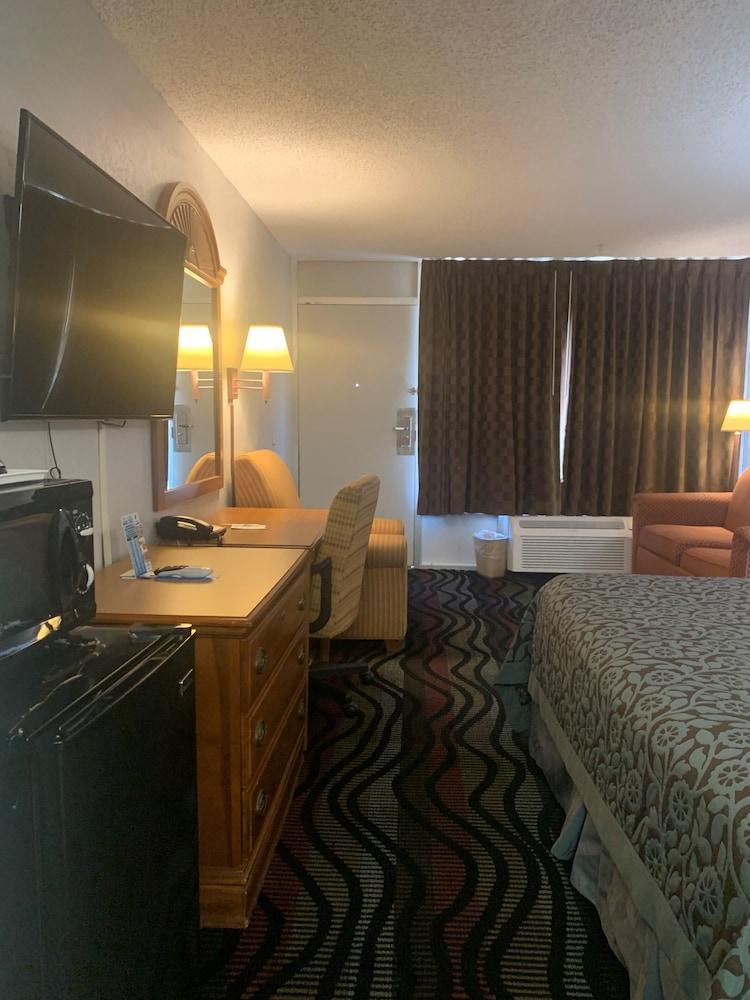Days Inn By Wyndham Φορτ Μάγιερς Εξωτερικό φωτογραφία
