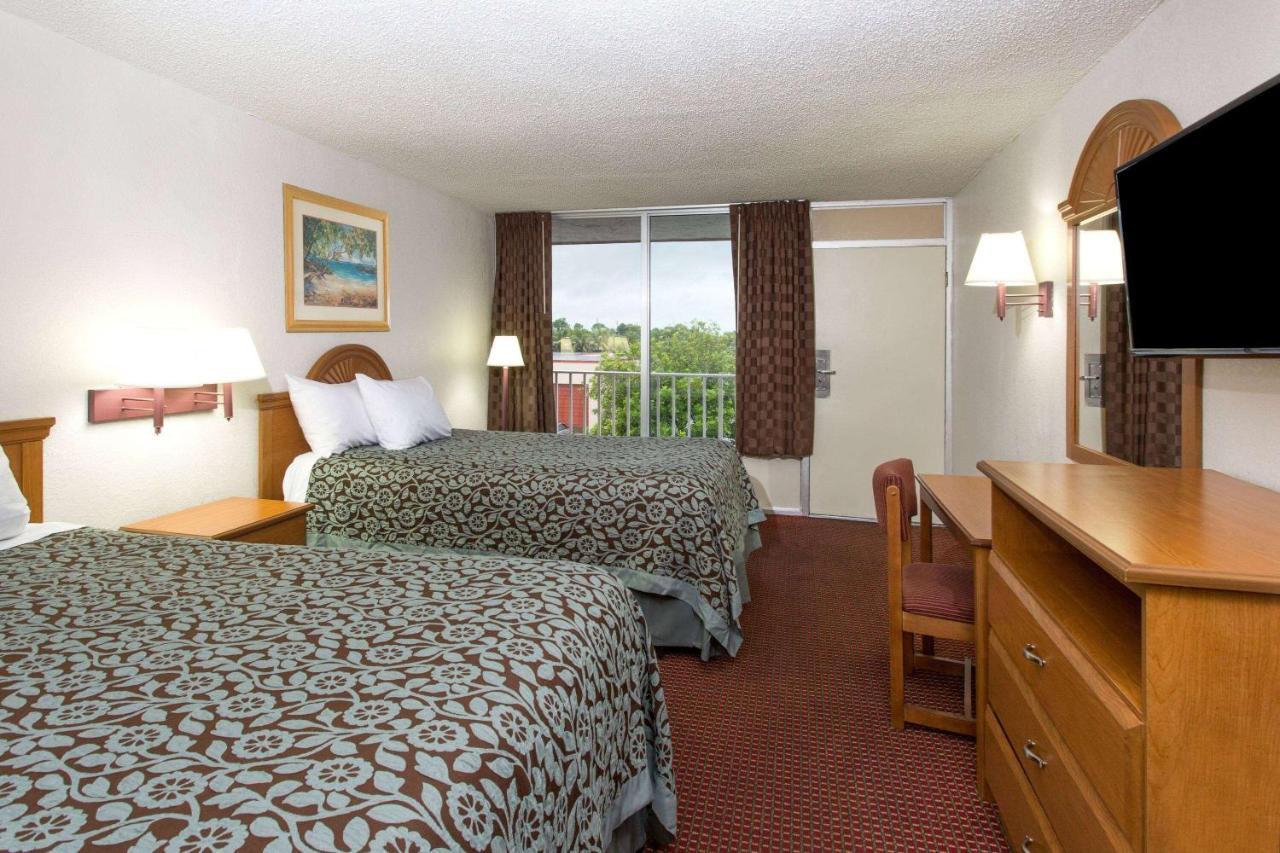 Days Inn By Wyndham Φορτ Μάγιερς Εξωτερικό φωτογραφία