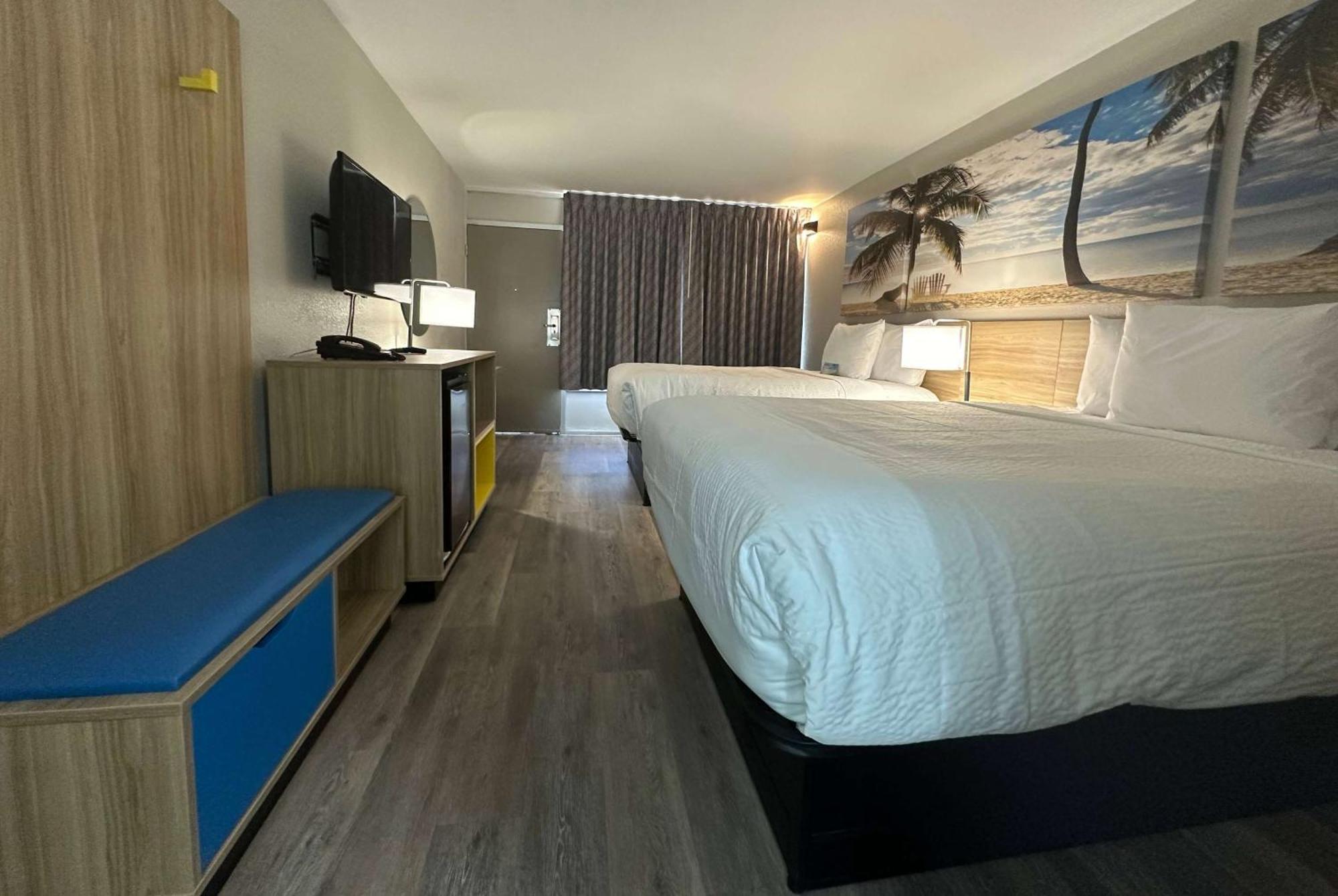 Days Inn By Wyndham Φορτ Μάγιερς Εξωτερικό φωτογραφία